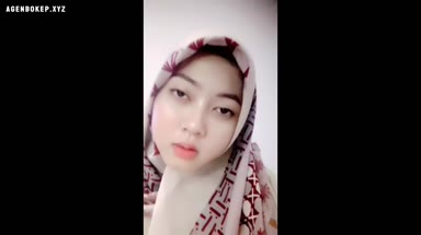 Anisa Hijab Keasikan Colmek